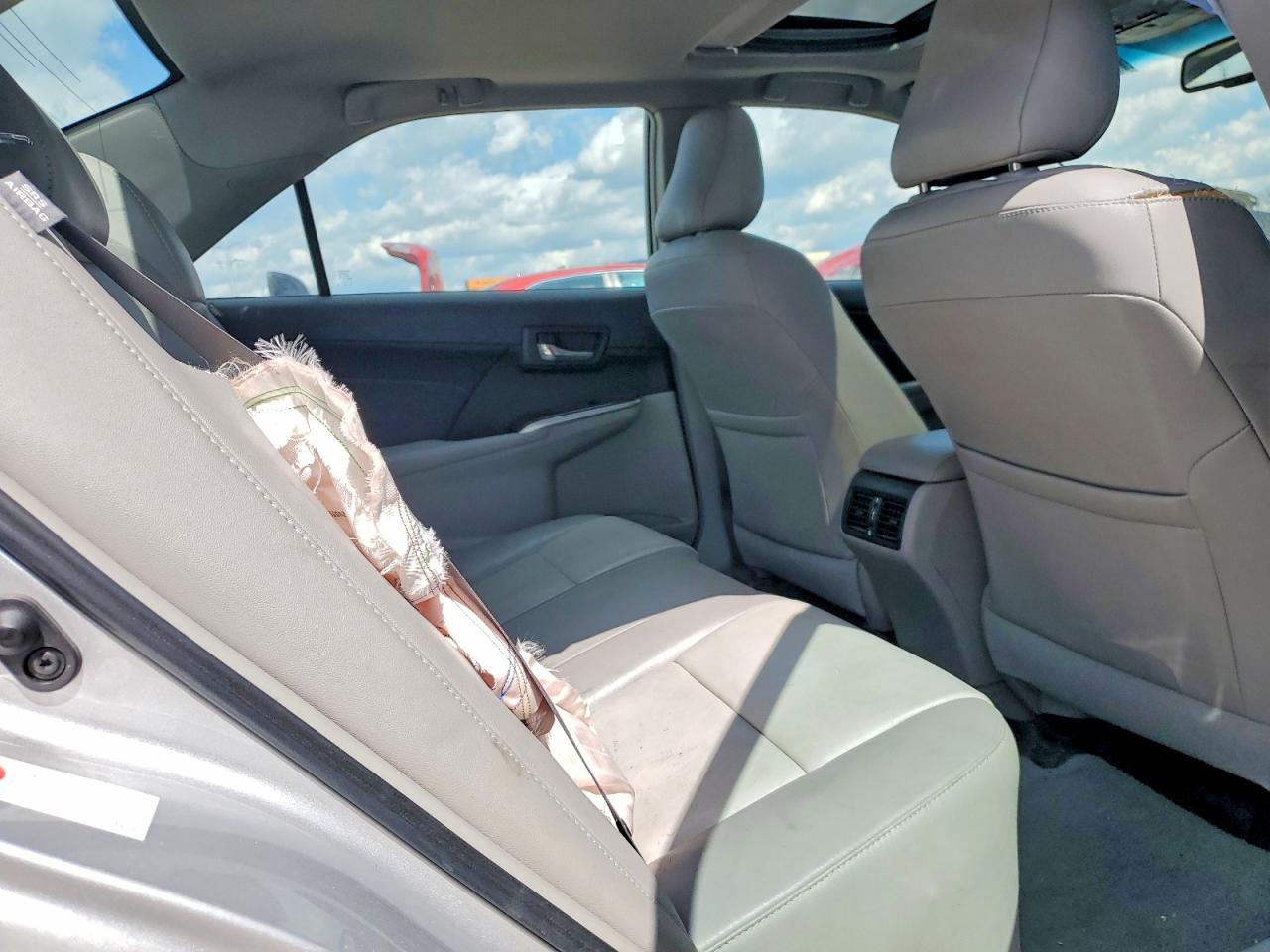 2014 TOYOTA CAMRY XLE photo 19