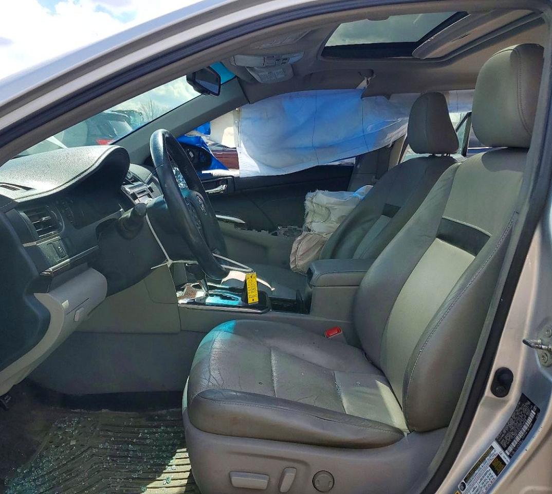 2014 TOYOTA CAMRY XLE photo 13