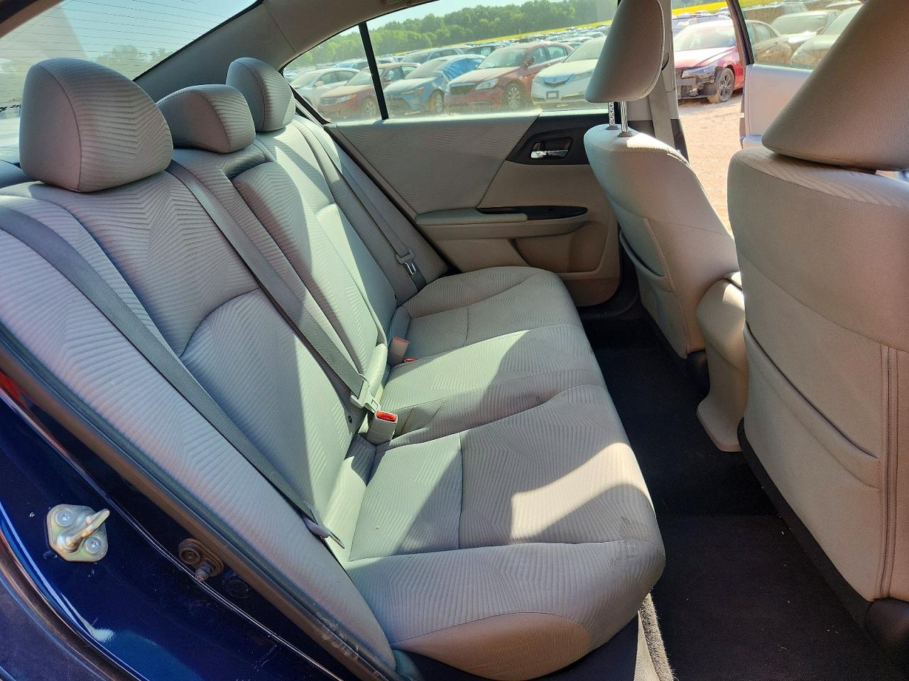 2017 HONDA ACCORD LX photo 19