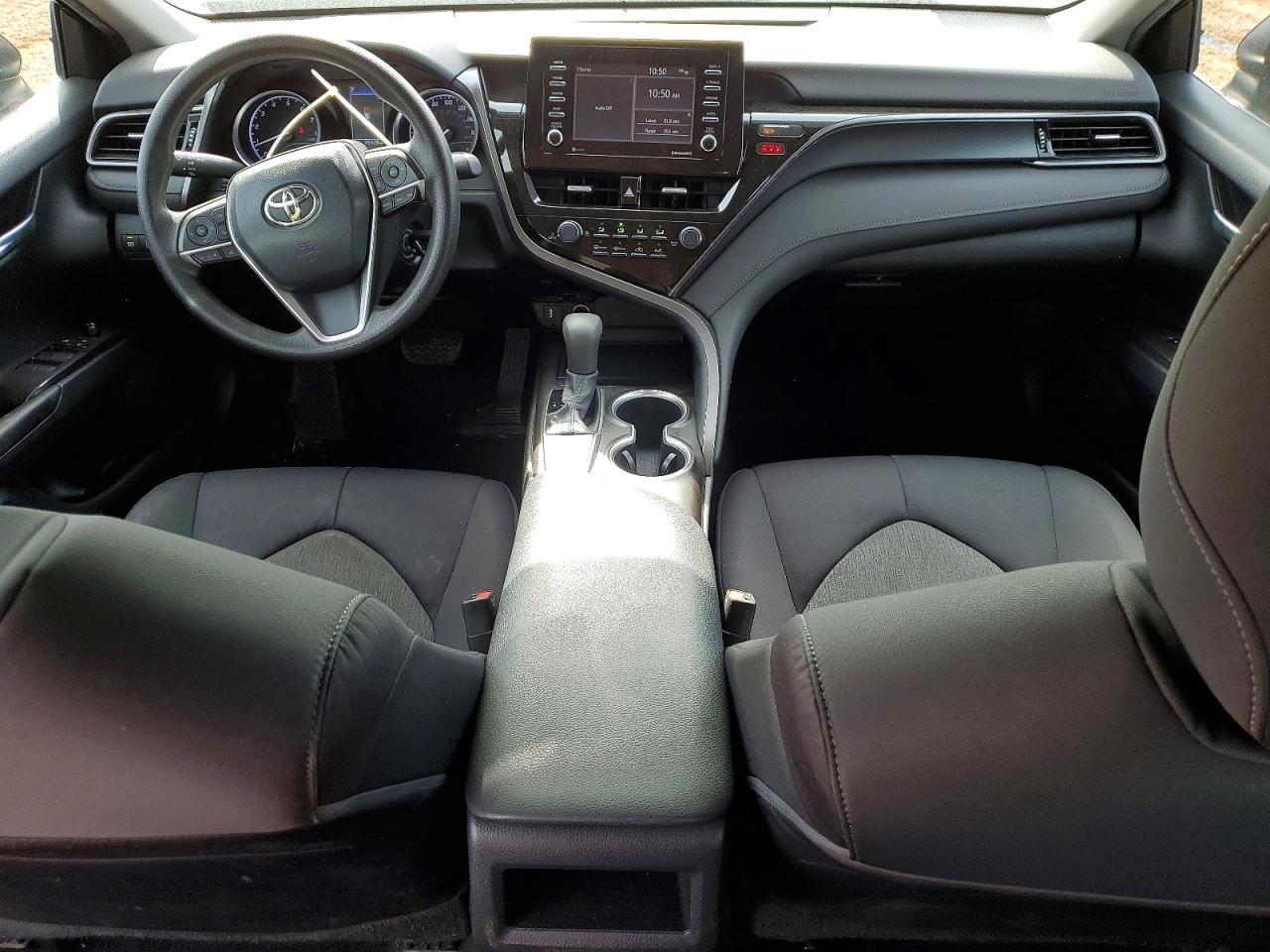 2021 TOYOTA CAMRY LE photo 22