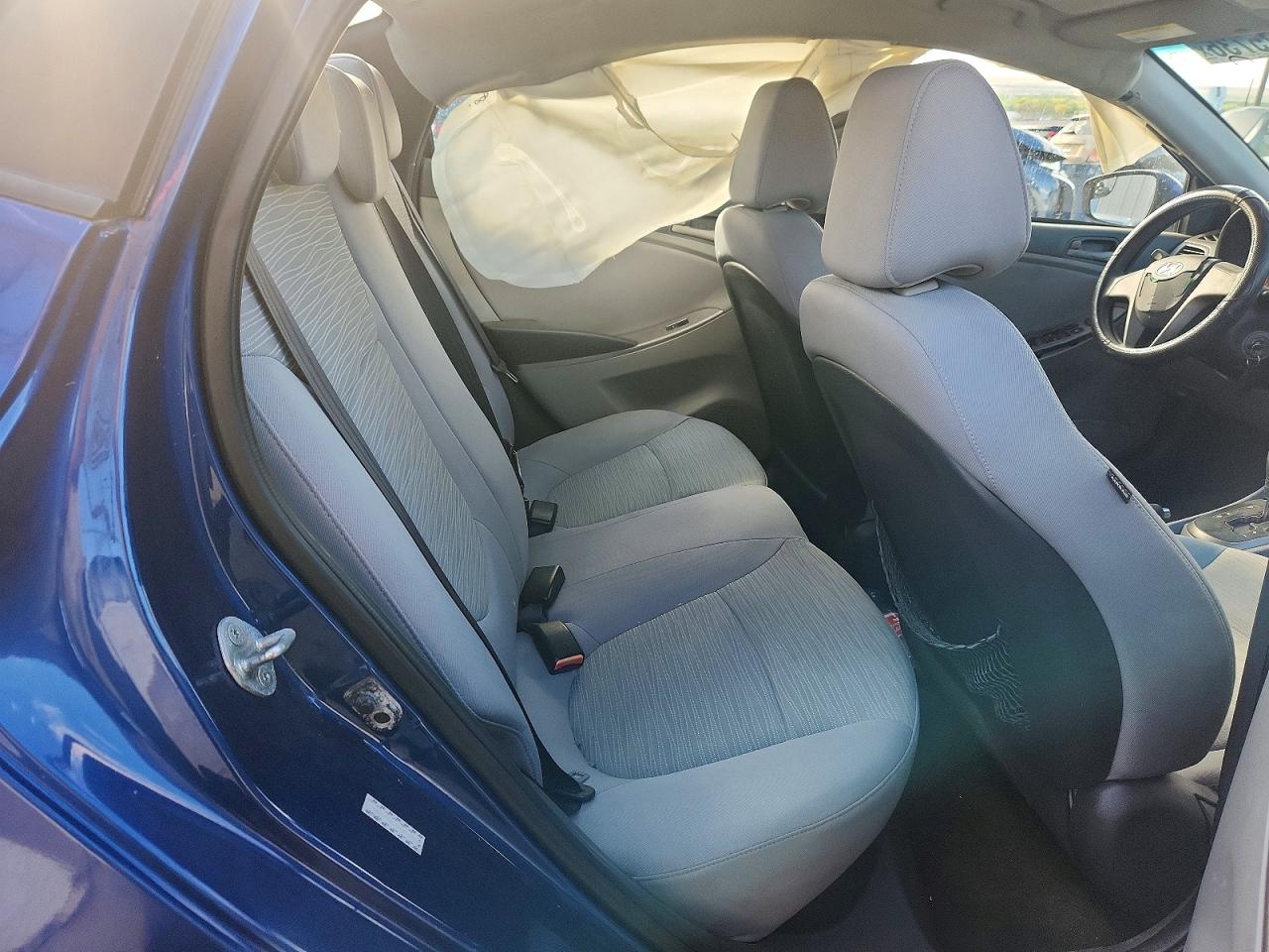 2015 HYUNDAI ACCENT GLS photo 28