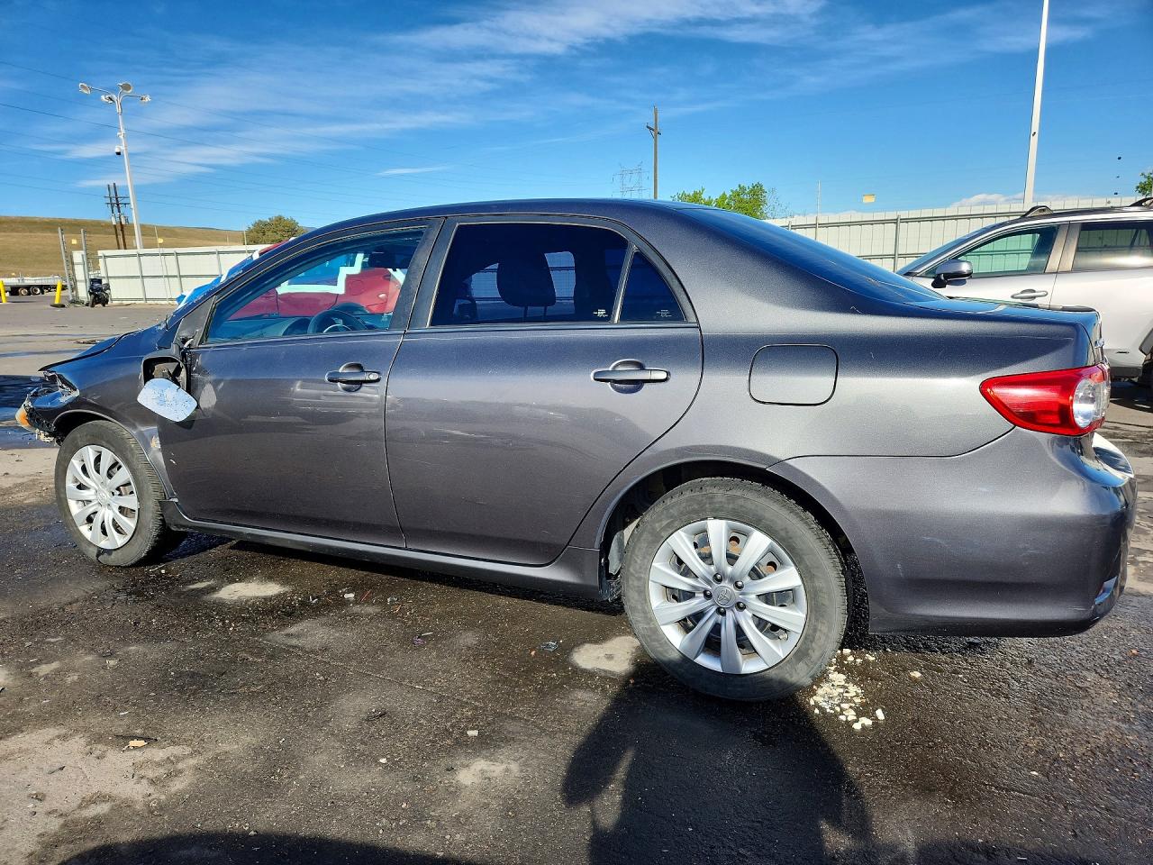 2013 TOYOTA COROLLA LE photo 4