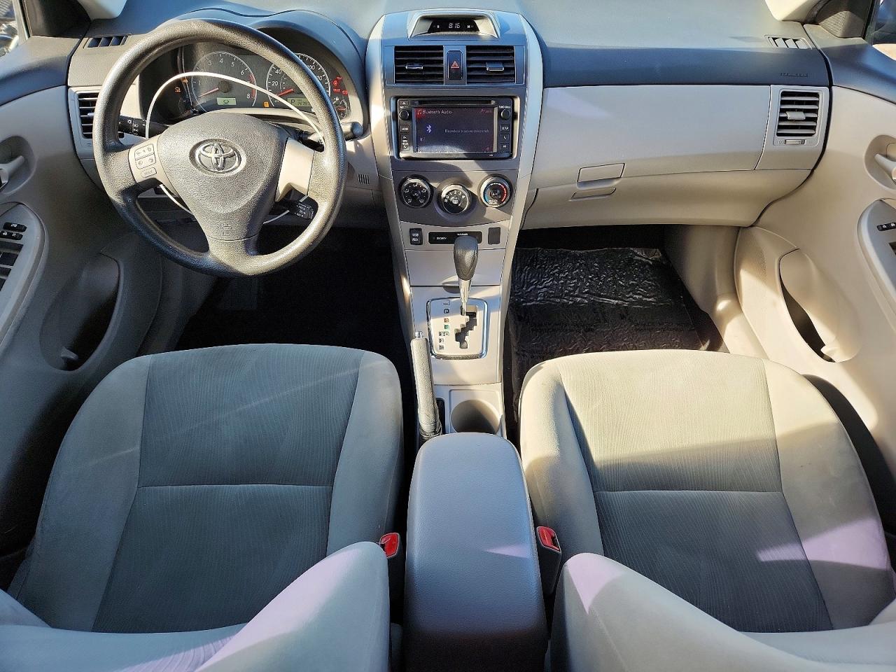 2013 TOYOTA COROLLA LE photo 22