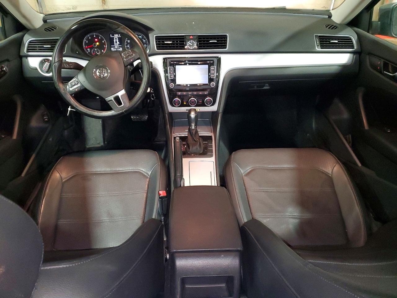 2012 VOLKSWAGEN PASSAT SE photo 15