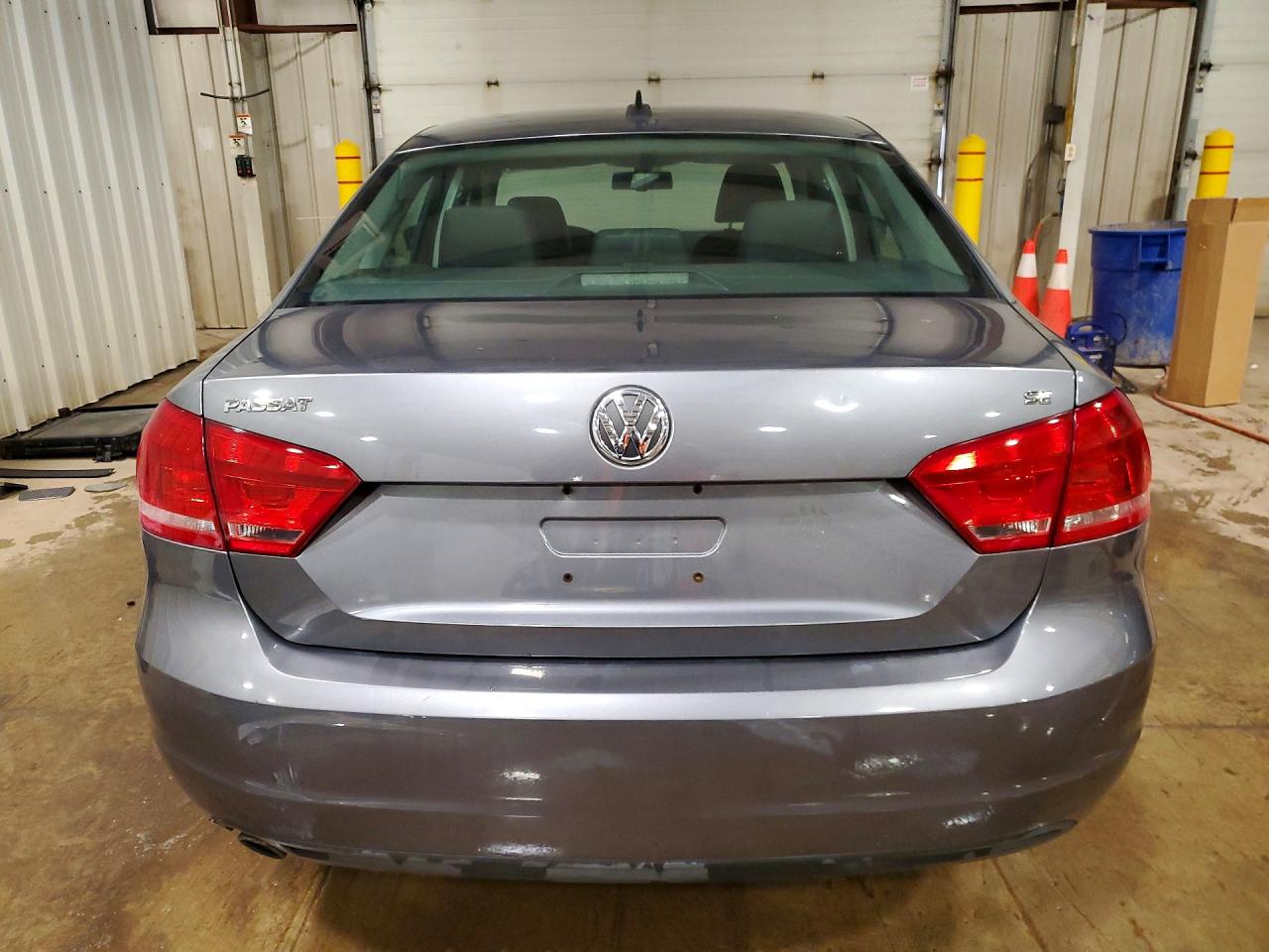 2012 VOLKSWAGEN PASSAT SE photo 11