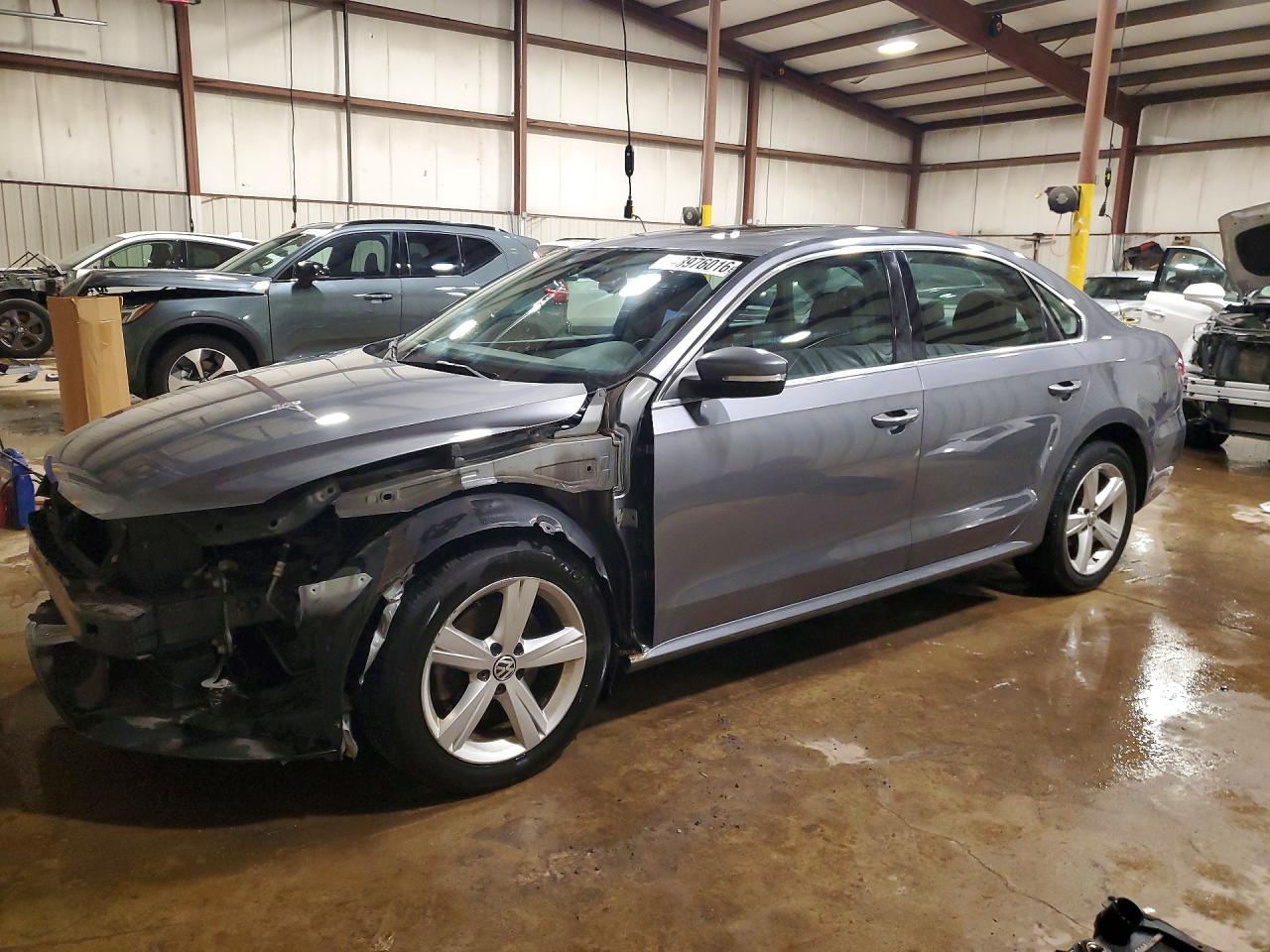 2012 VOLKSWAGEN PASSAT