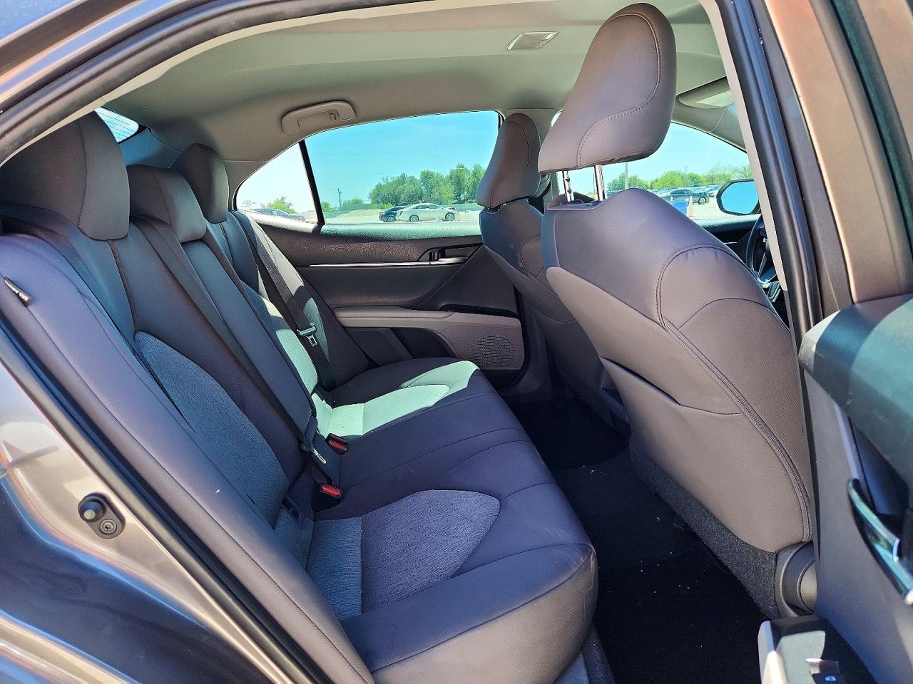 2020 TOYOTA CAMRY LE photo 19