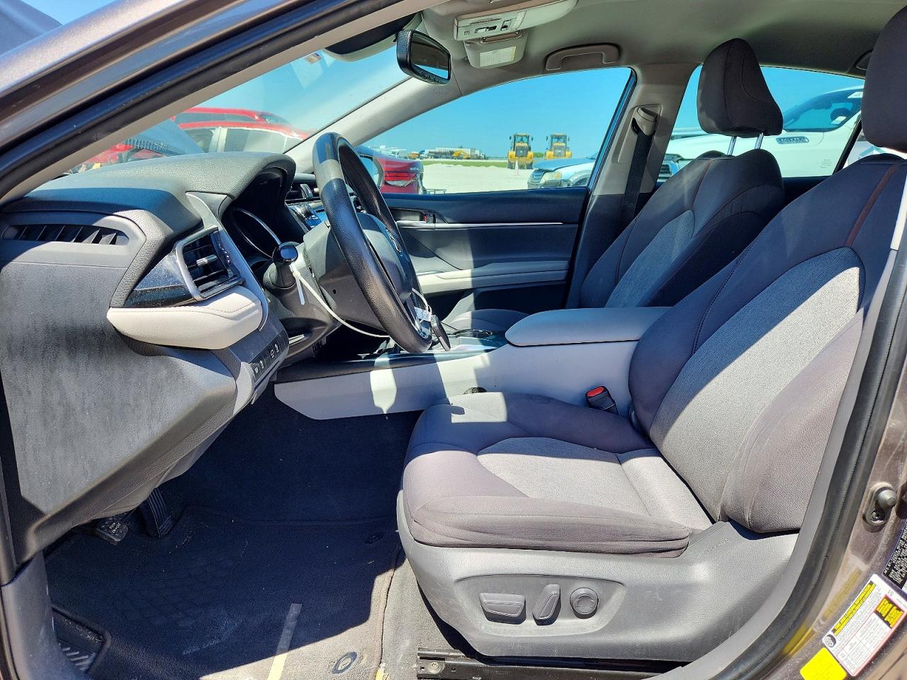 2020 TOYOTA CAMRY LE photo 13