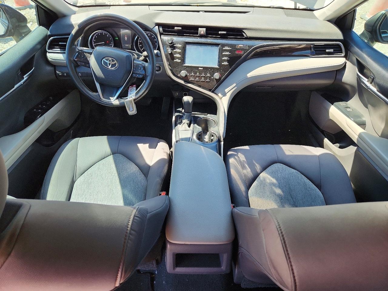 2020 TOYOTA CAMRY LE photo 15