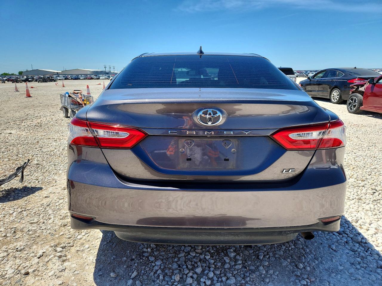 2020 TOYOTA CAMRY LE photo 11