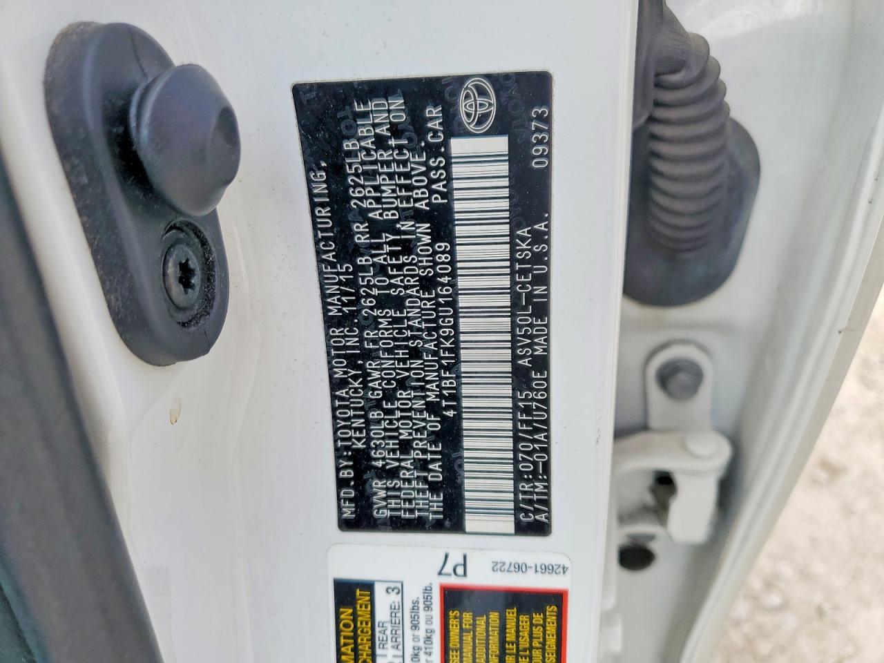 2016 TOYOTA CAMRY SE photo 34