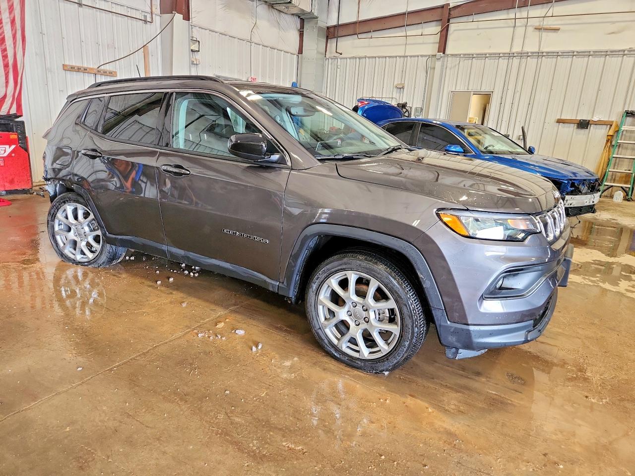 2022 JEEP COMPASS LATITUDE LUX photo 4