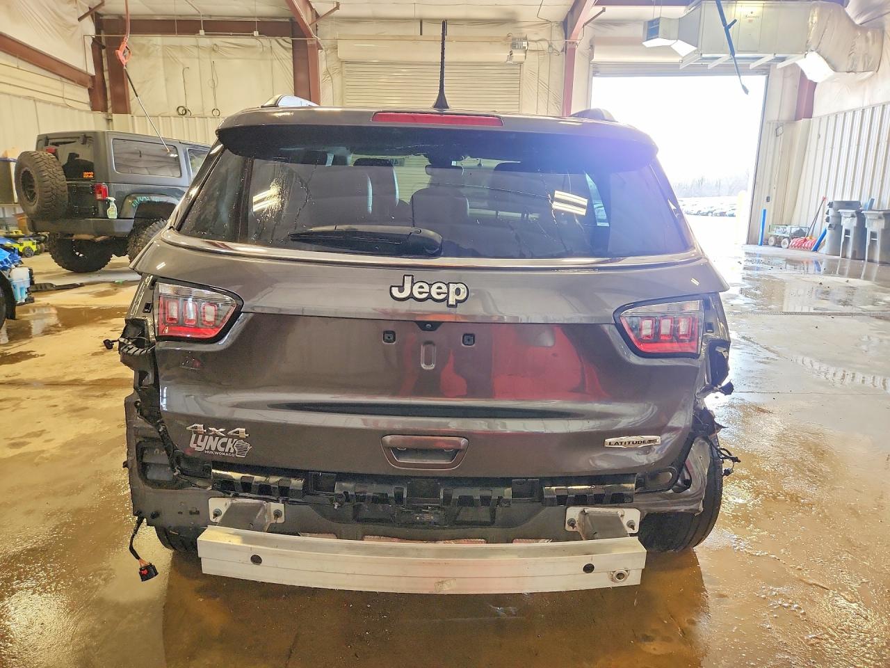 2022 JEEP COMPASS LATITUDE LUX photo 6