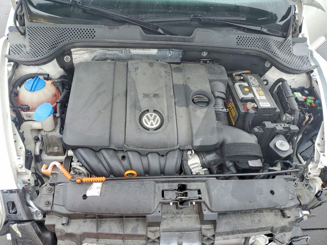 2013 VOLKSWAGEN BEETLE photo 23