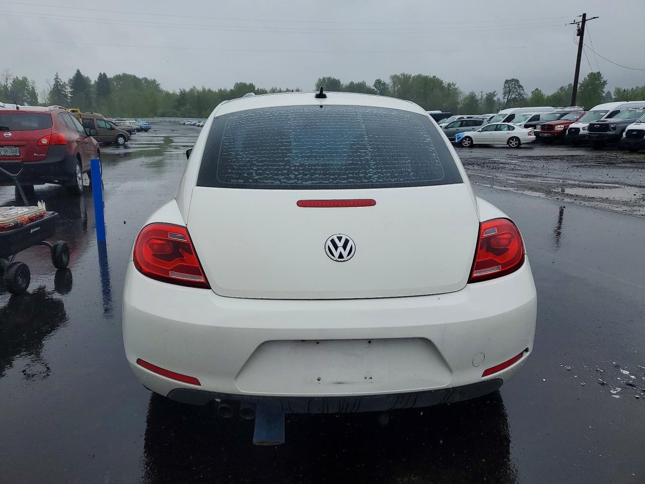 2013 VOLKSWAGEN BEETLE photo 11