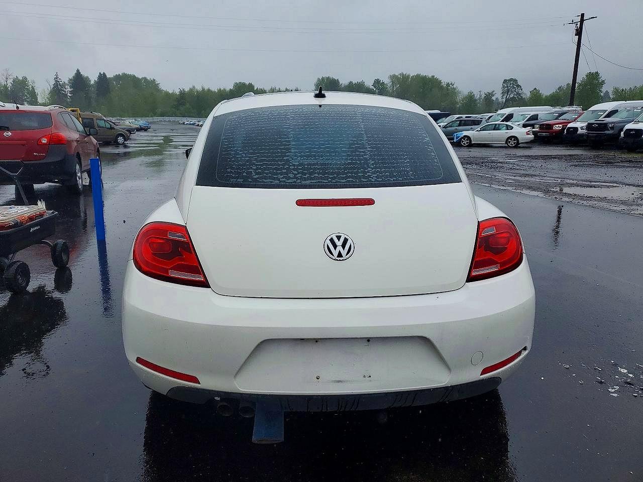 2013 VOLKSWAGEN BEETLE photo 12