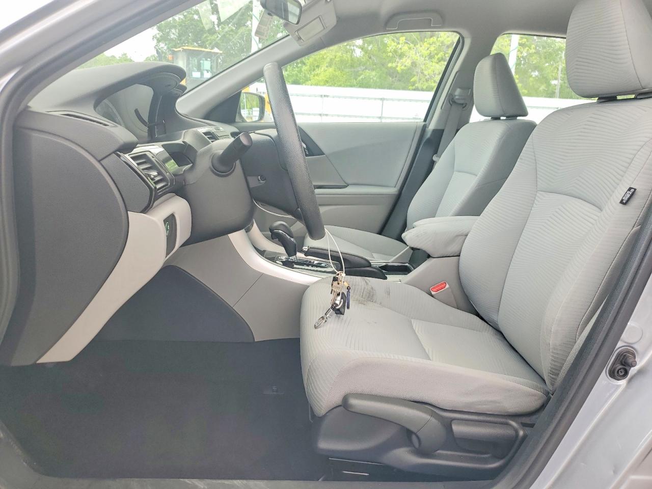 2016 HONDA ACCORD LX photo 13