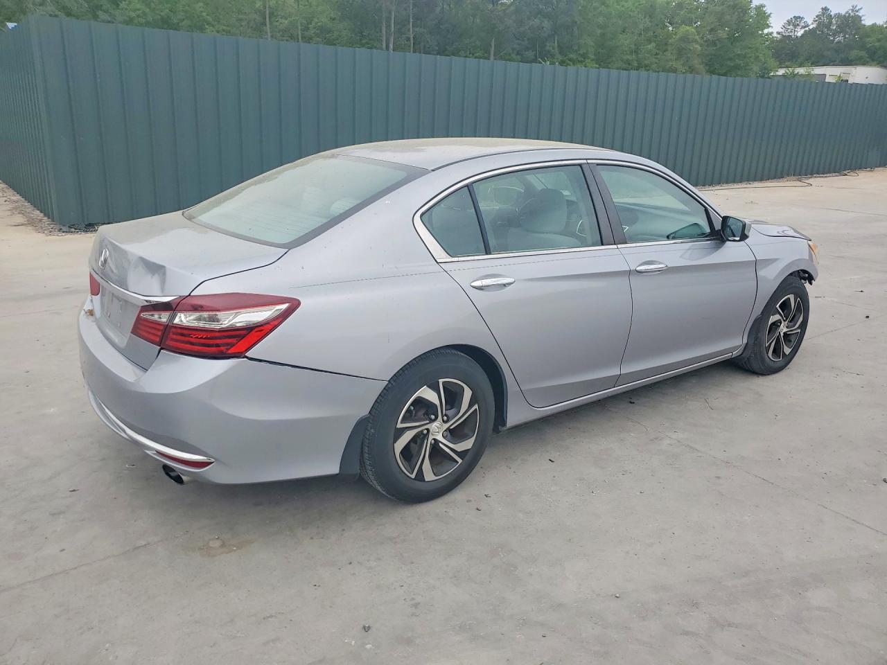 2016 HONDA ACCORD LX photo 5