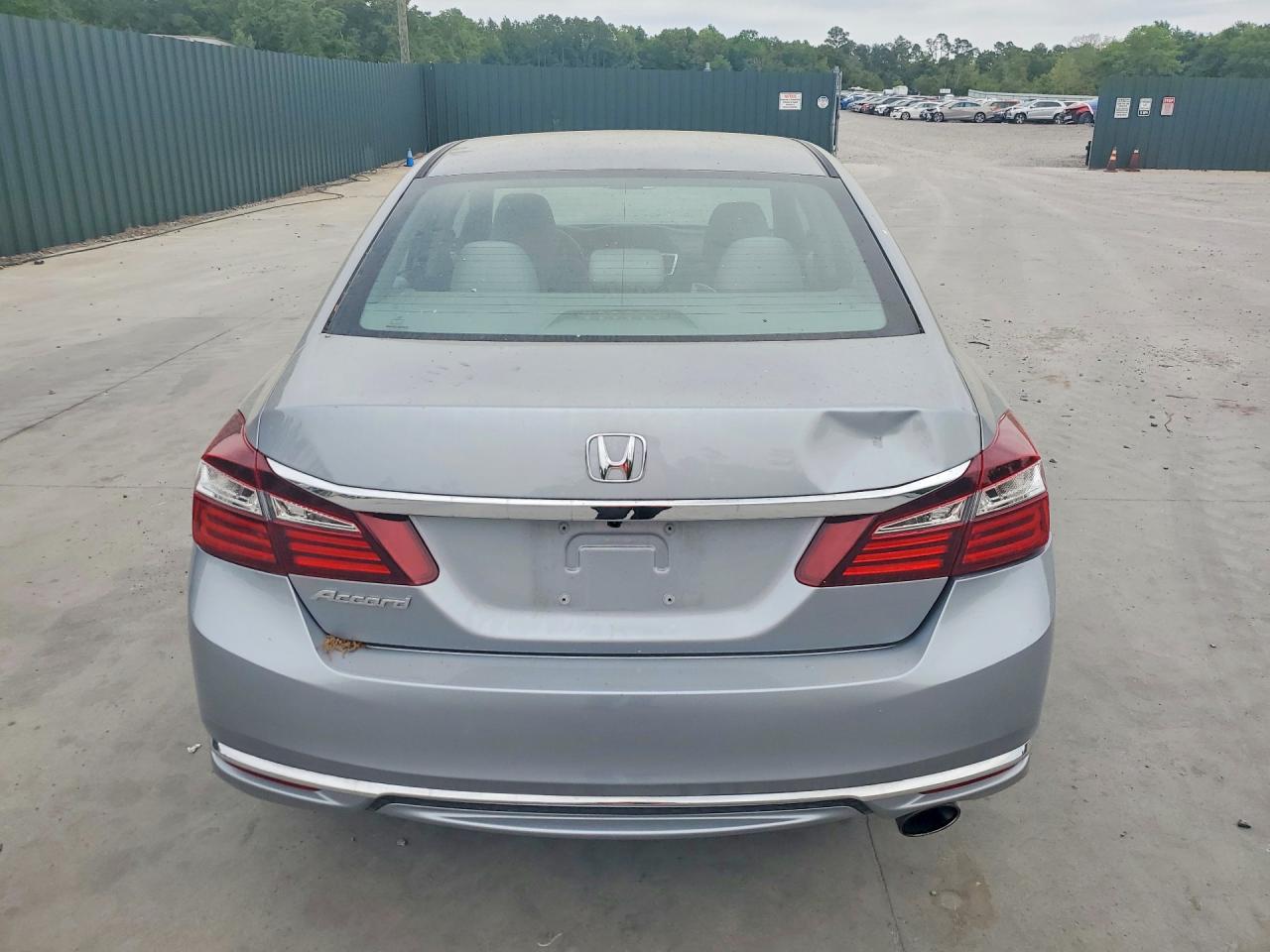 2016 HONDA ACCORD LX photo 11