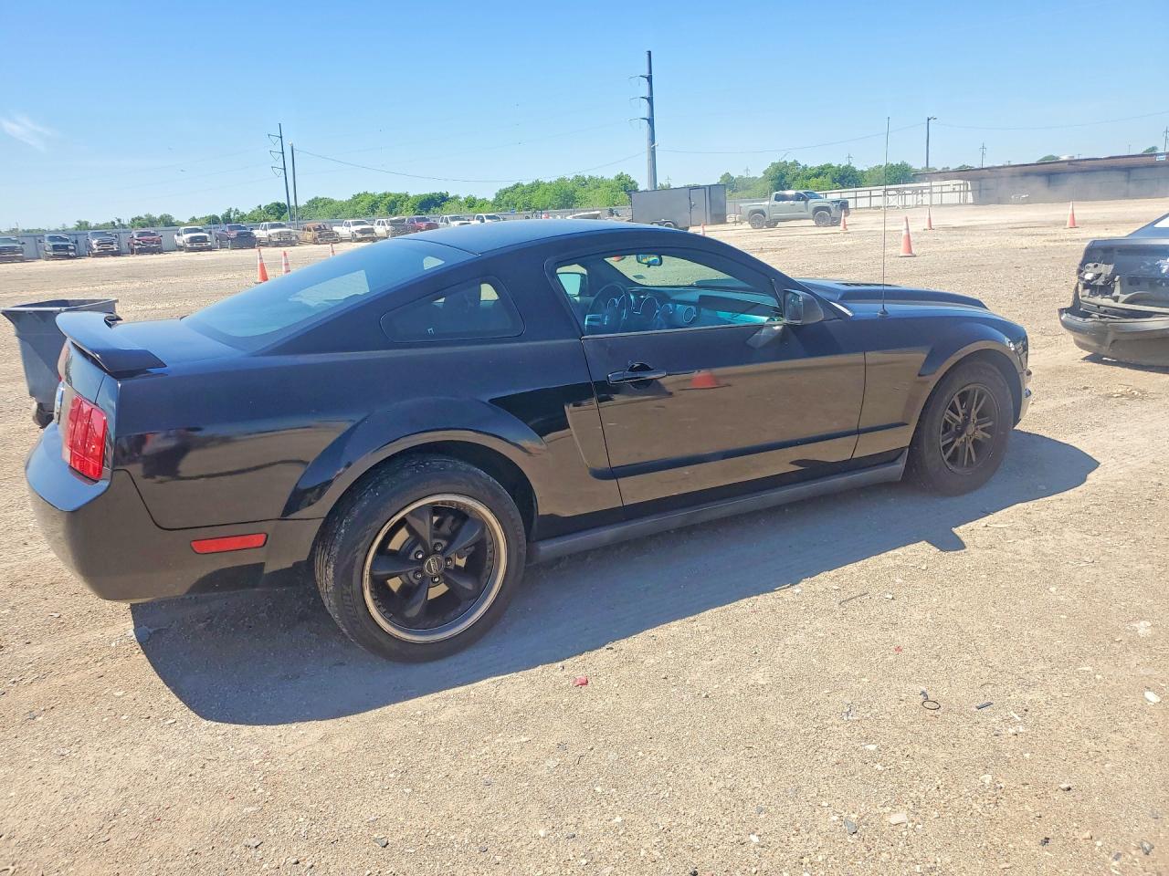 2006 FORD MUSTANG photo 5