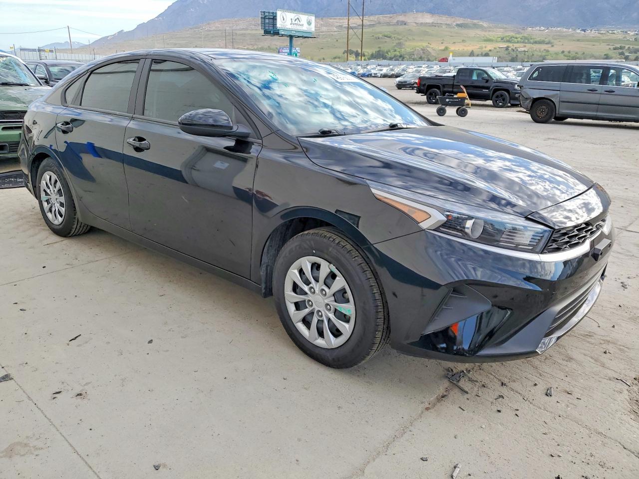 2024 KIA FORTE LX photo 7