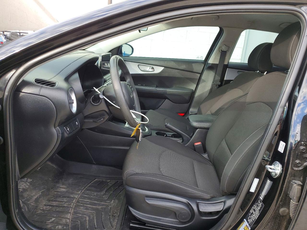 2024 KIA FORTE LX photo 13