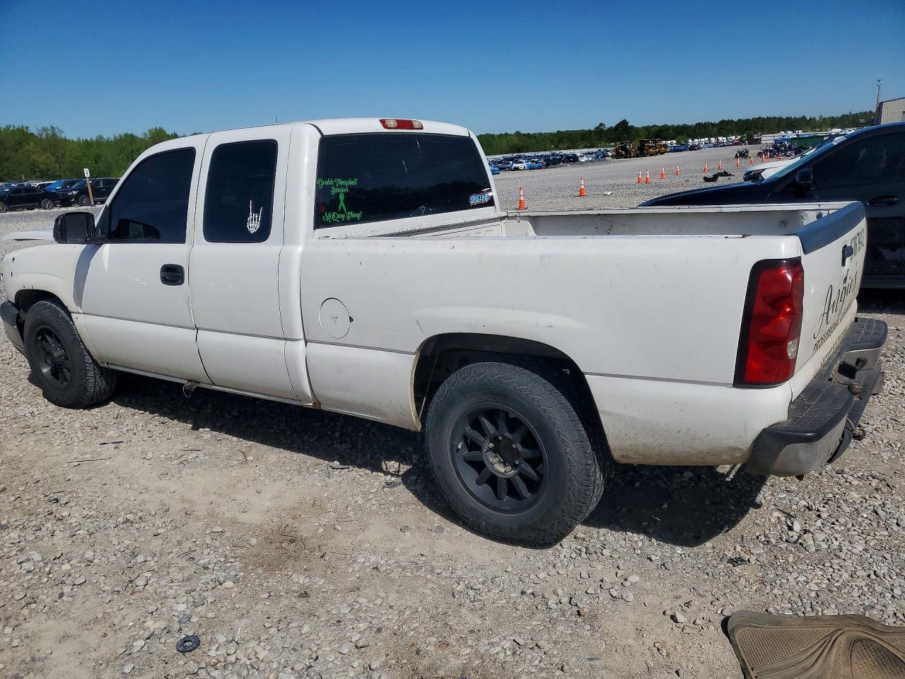 2003 CHEVROLET SILVERADO C1500 photo 3
