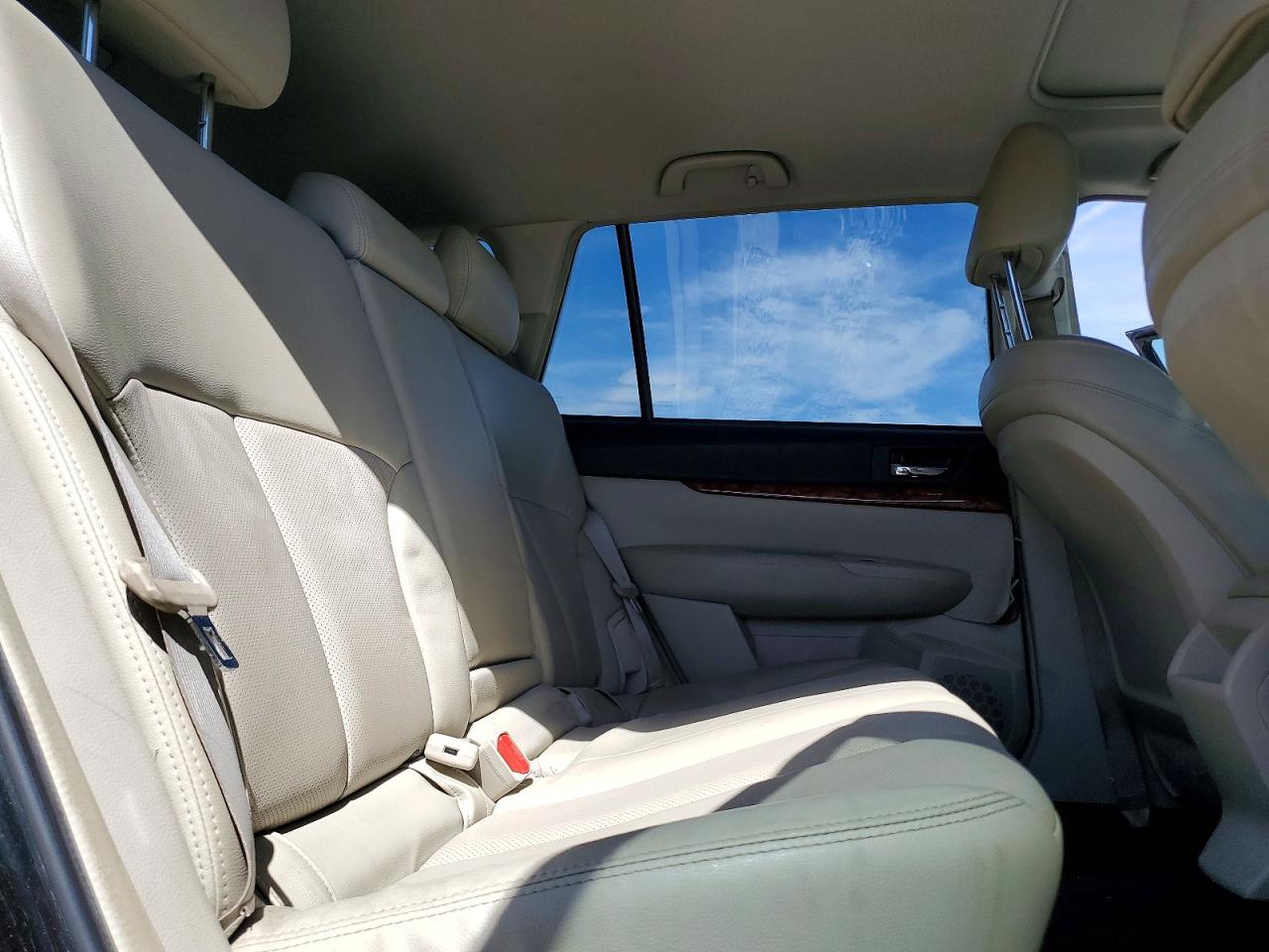 2011 SUBARU OUTBACK 3.6R LIMITED photo 21