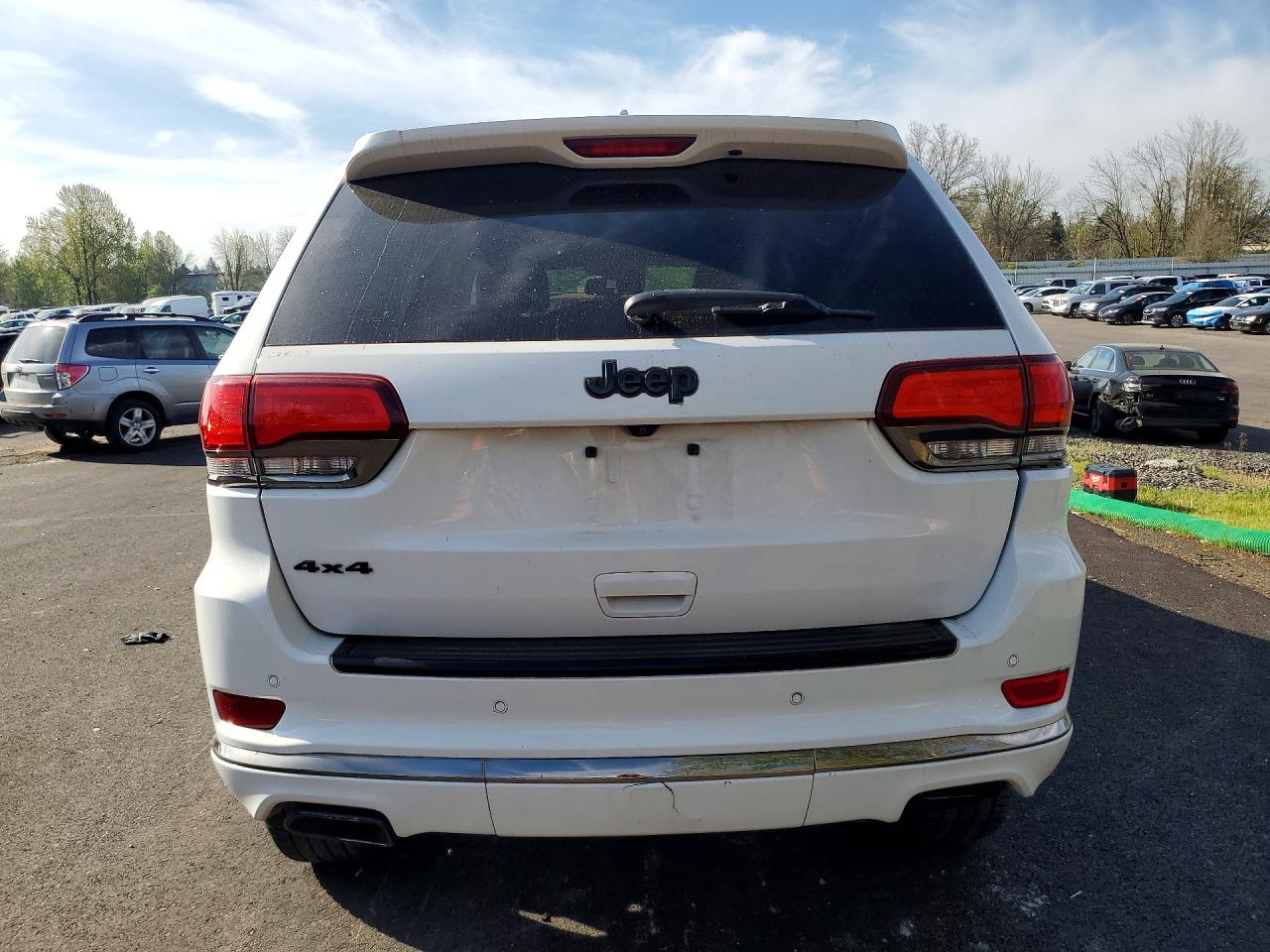2016 JEEP GRAND CHEROKEE OVERLAND photo 11