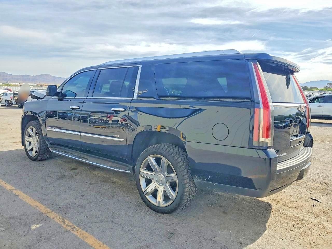 2016 CADILLAC ESCALADE ESV LUXURY photo 3