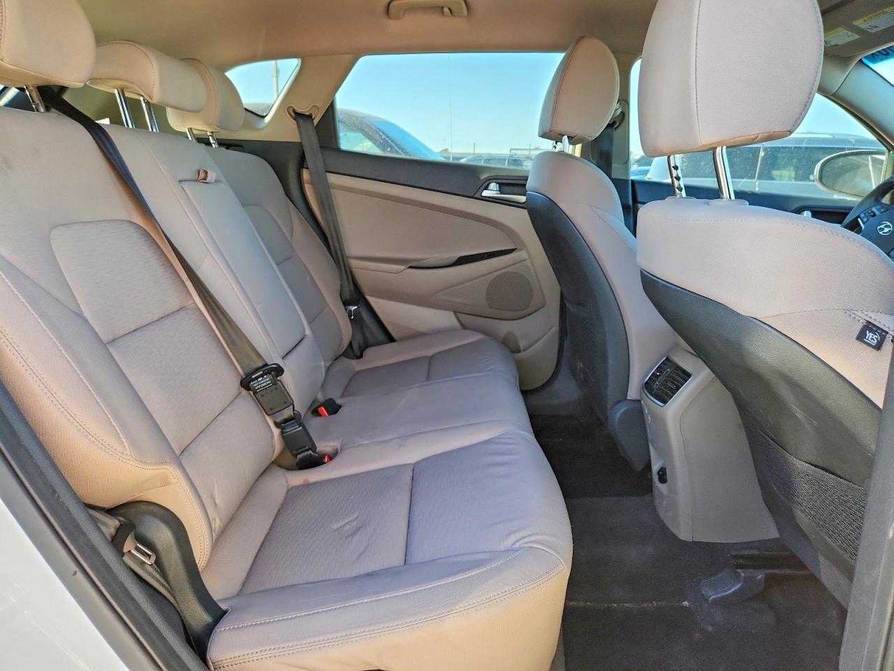 2020 HYUNDAI TUCSON SEL photo 11