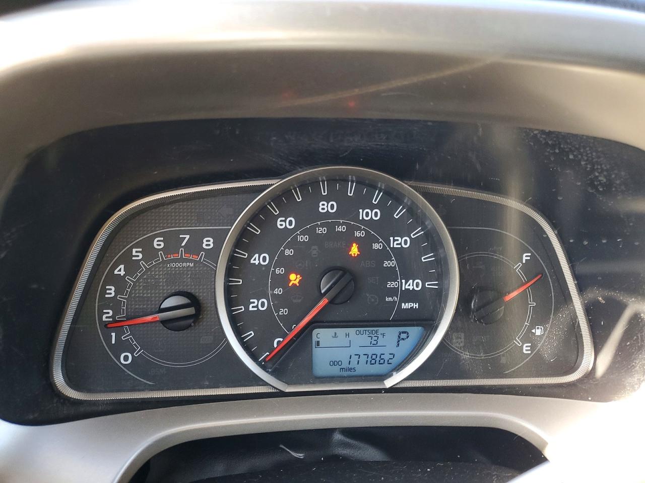 2015 TOYOTA RAV4 XLE photo 25