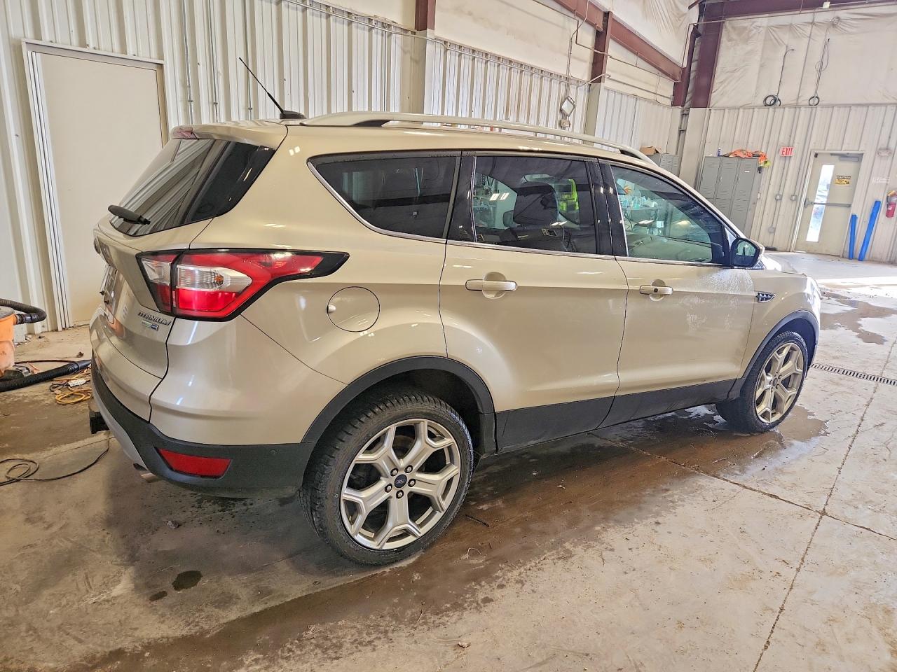 2017 FORD ESCAPE TITANIUM photo 5