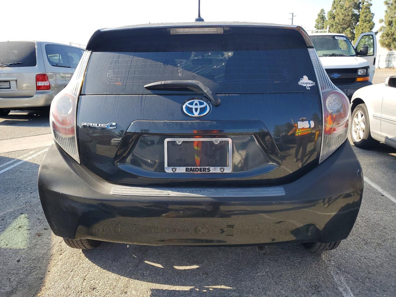 2013 TOYOTA PRIUS C THREE photo 6
