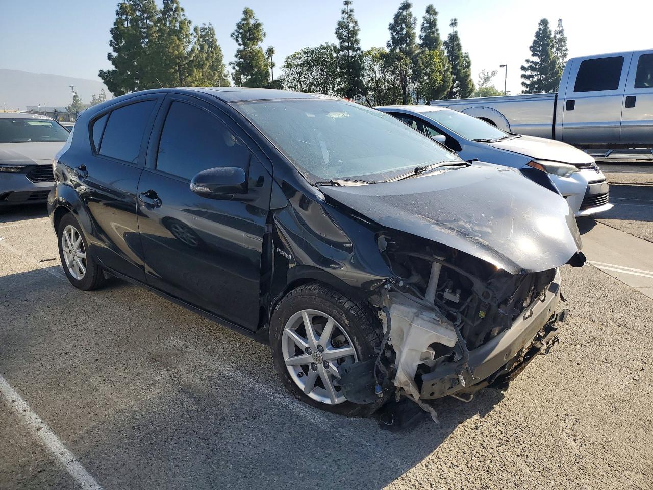 2013 TOYOTA PRIUS C THREE photo 4