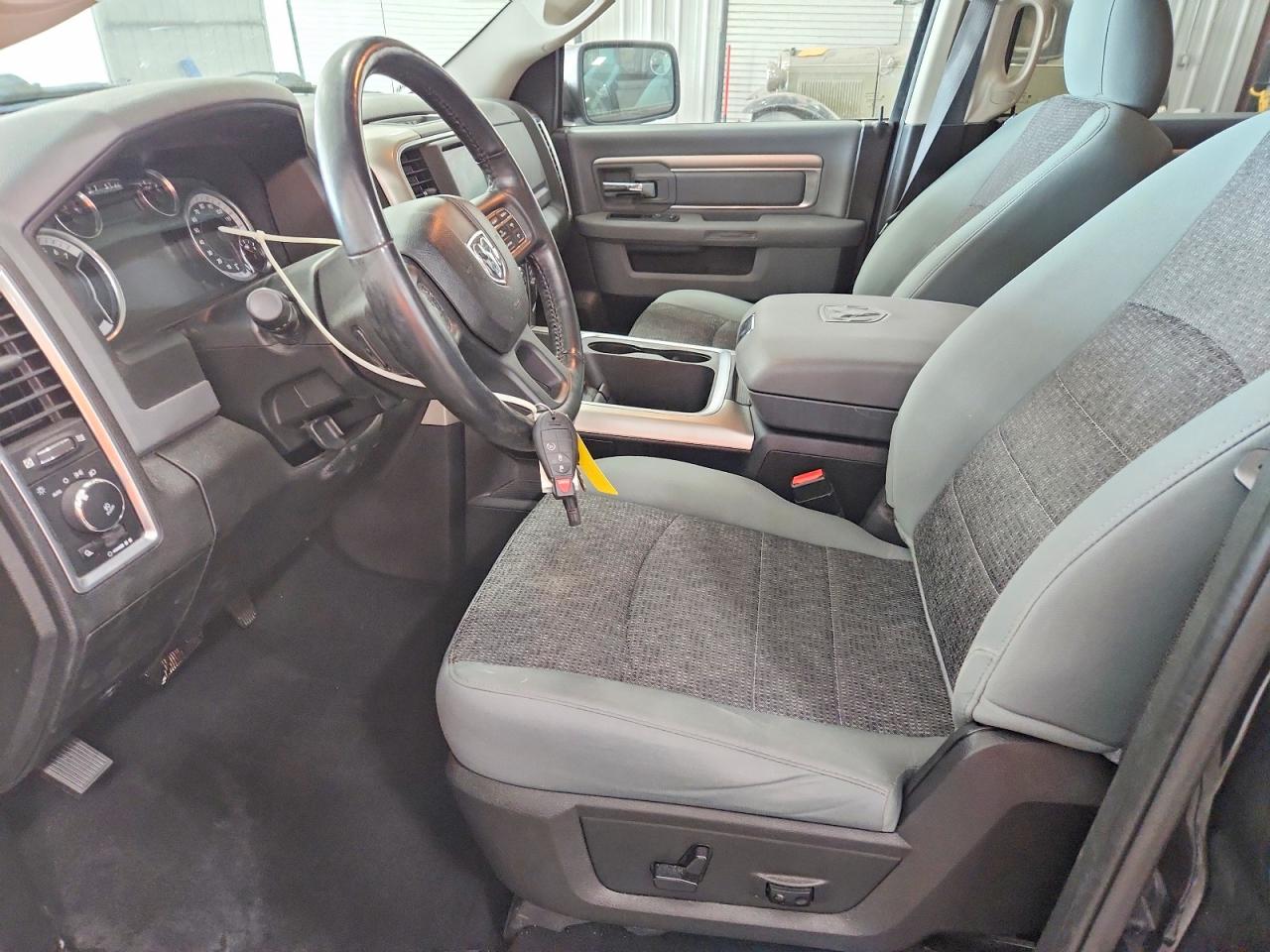 2019 RAM 1500 CLASSIC SLT photo 13