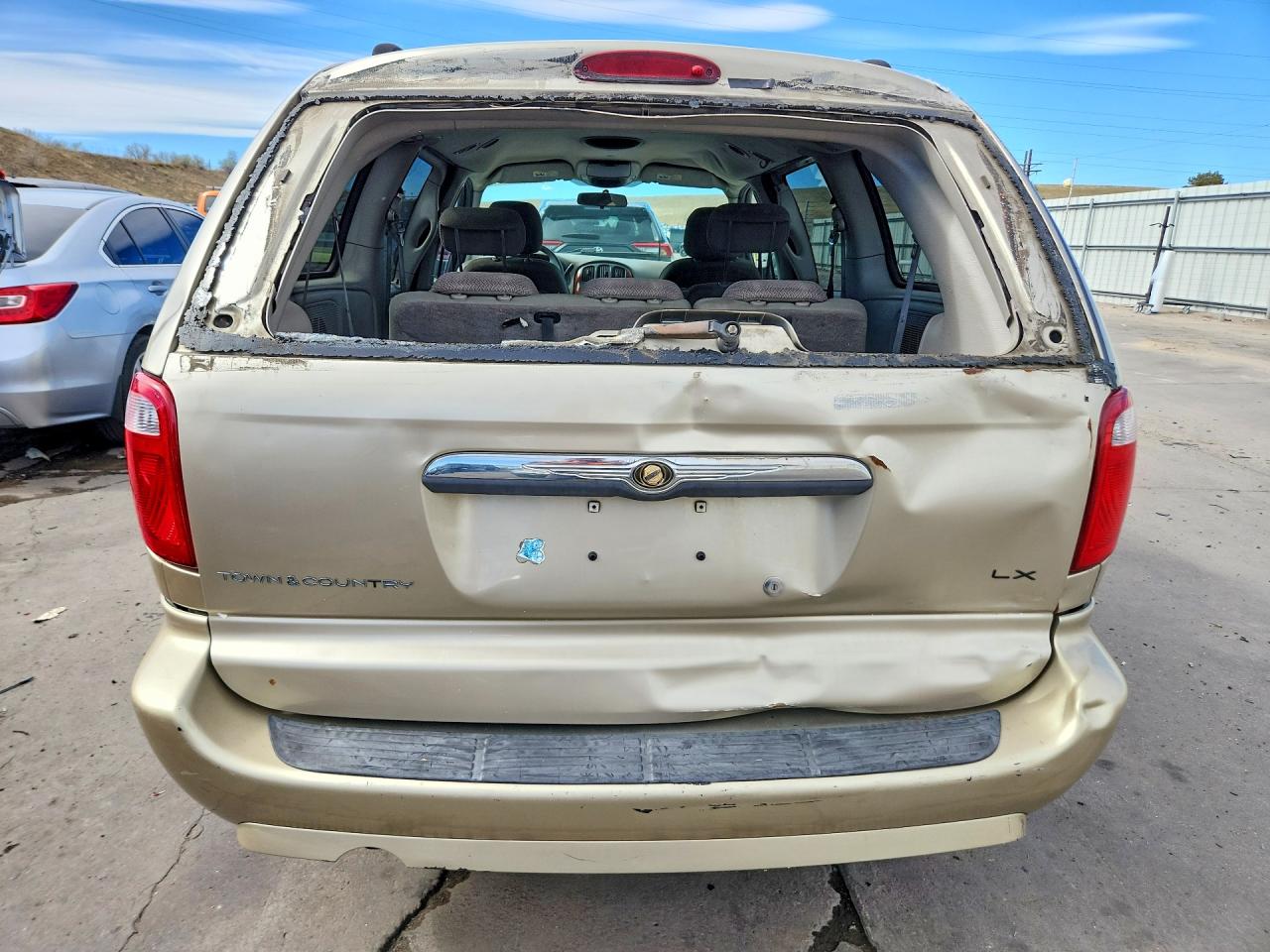 2007 CHRYSLER TOWN & COUNTRY LX photo 16