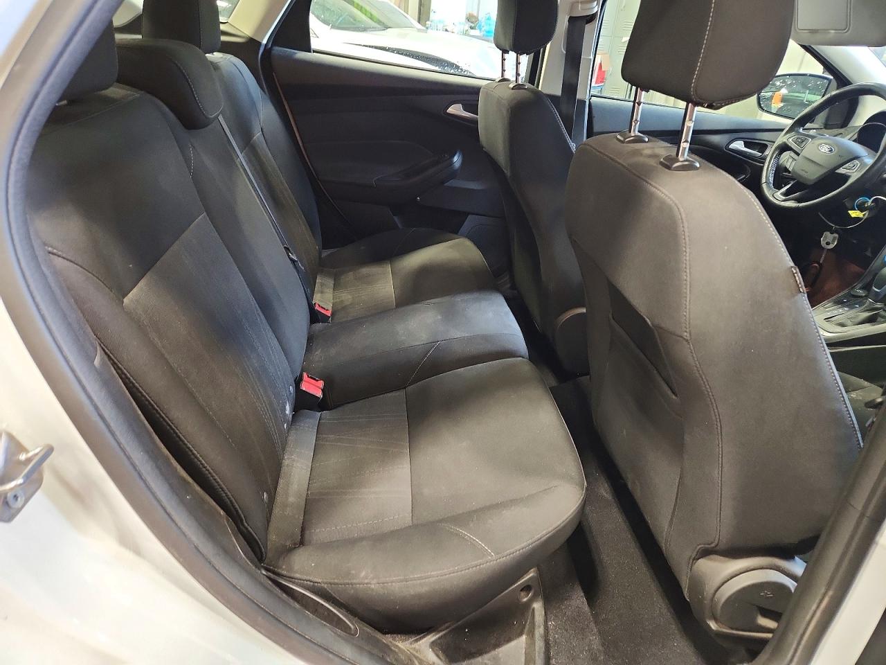 2018 FORD FOCUS SE photo 28