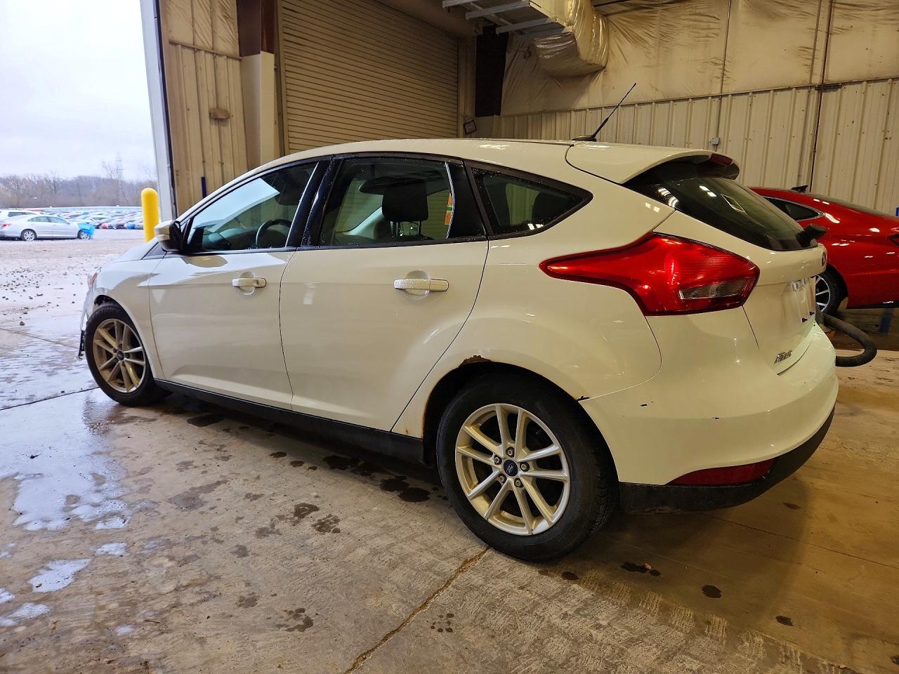 2018 FORD FOCUS SE photo 4