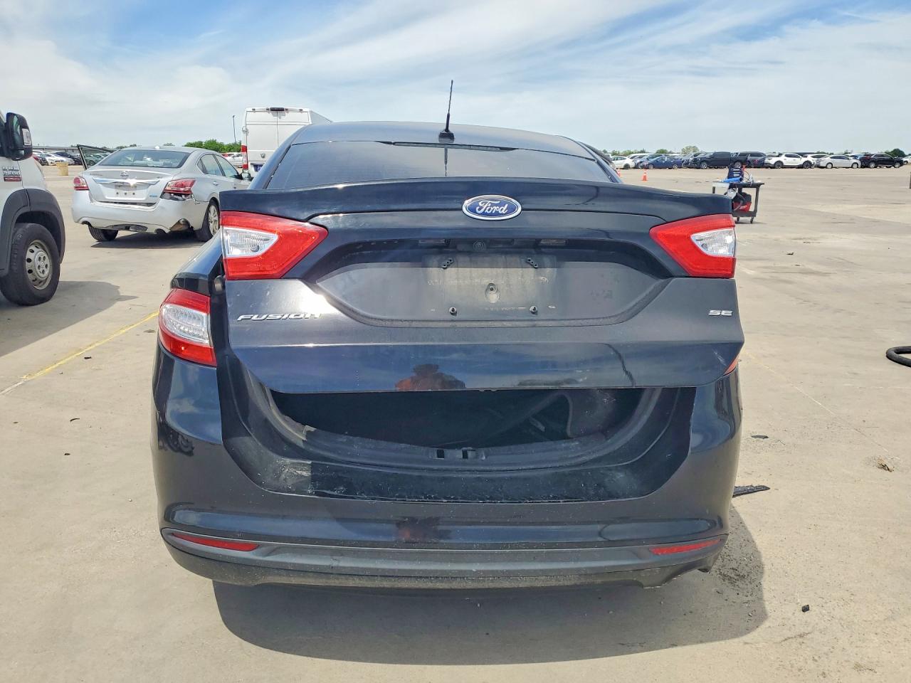 2016 FORD FUSION SE photo 11