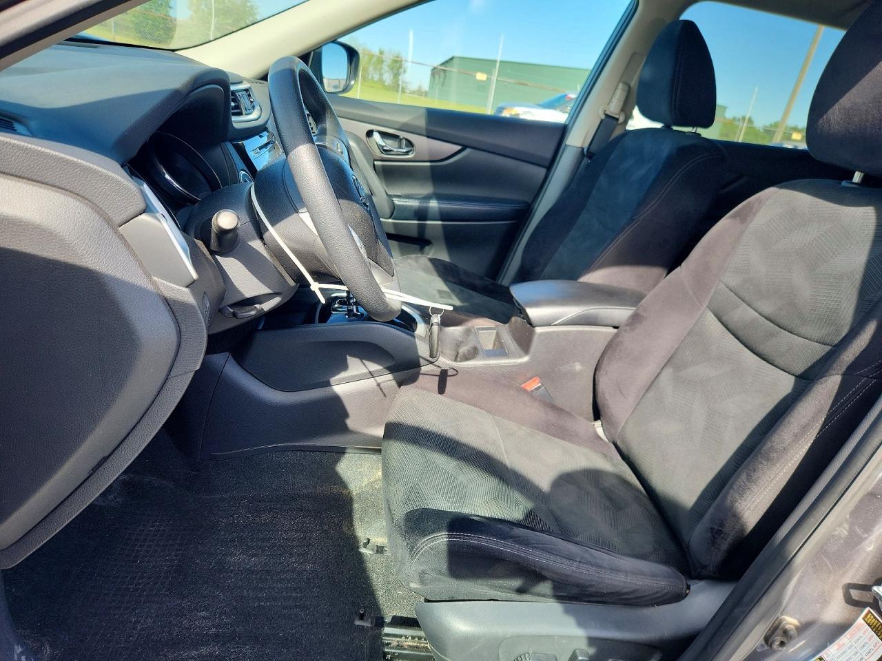 2014 NISSAN ROGUE SV photo 19