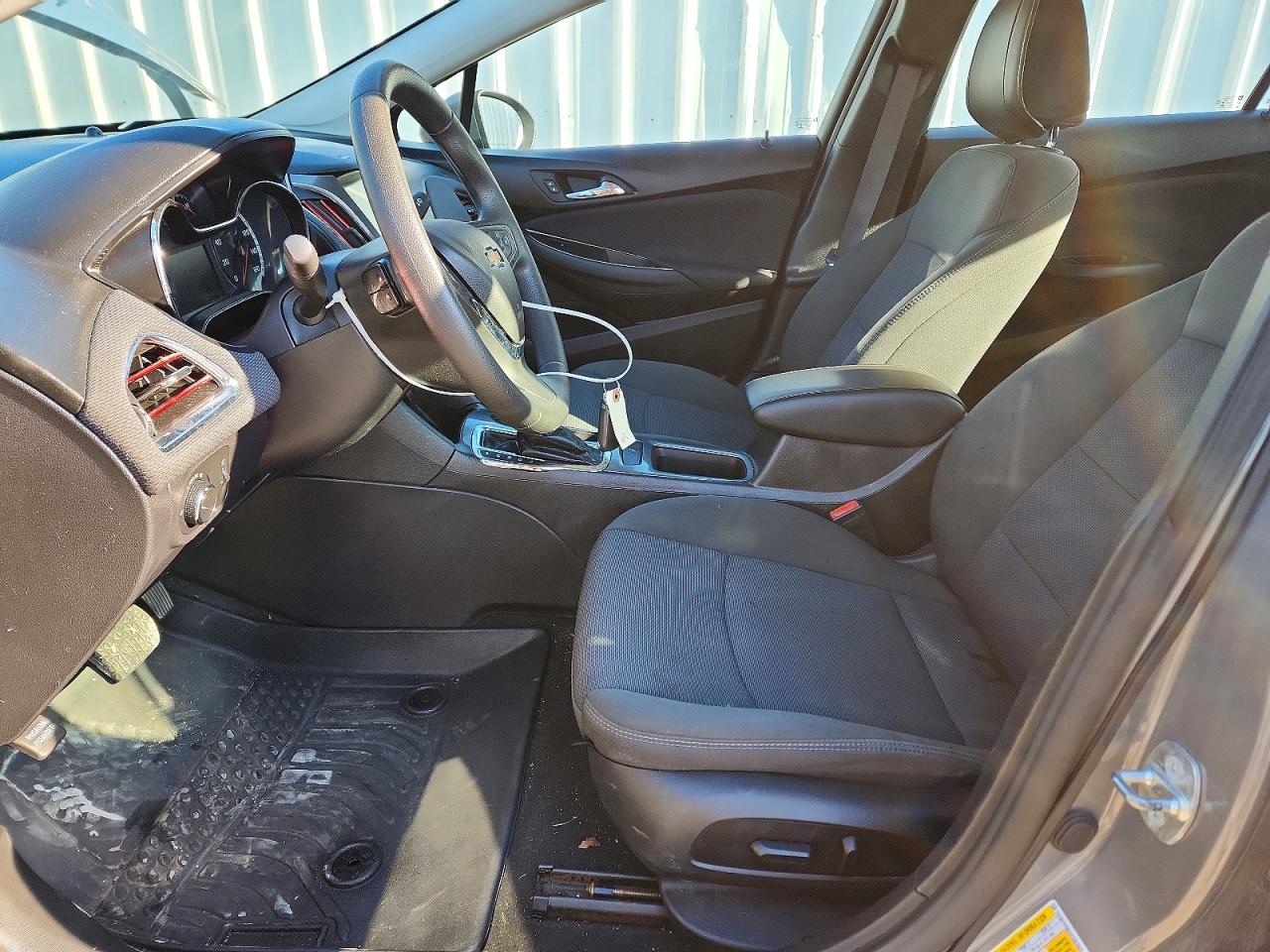 2017 CHEVROLET CRUZE LT photo 19