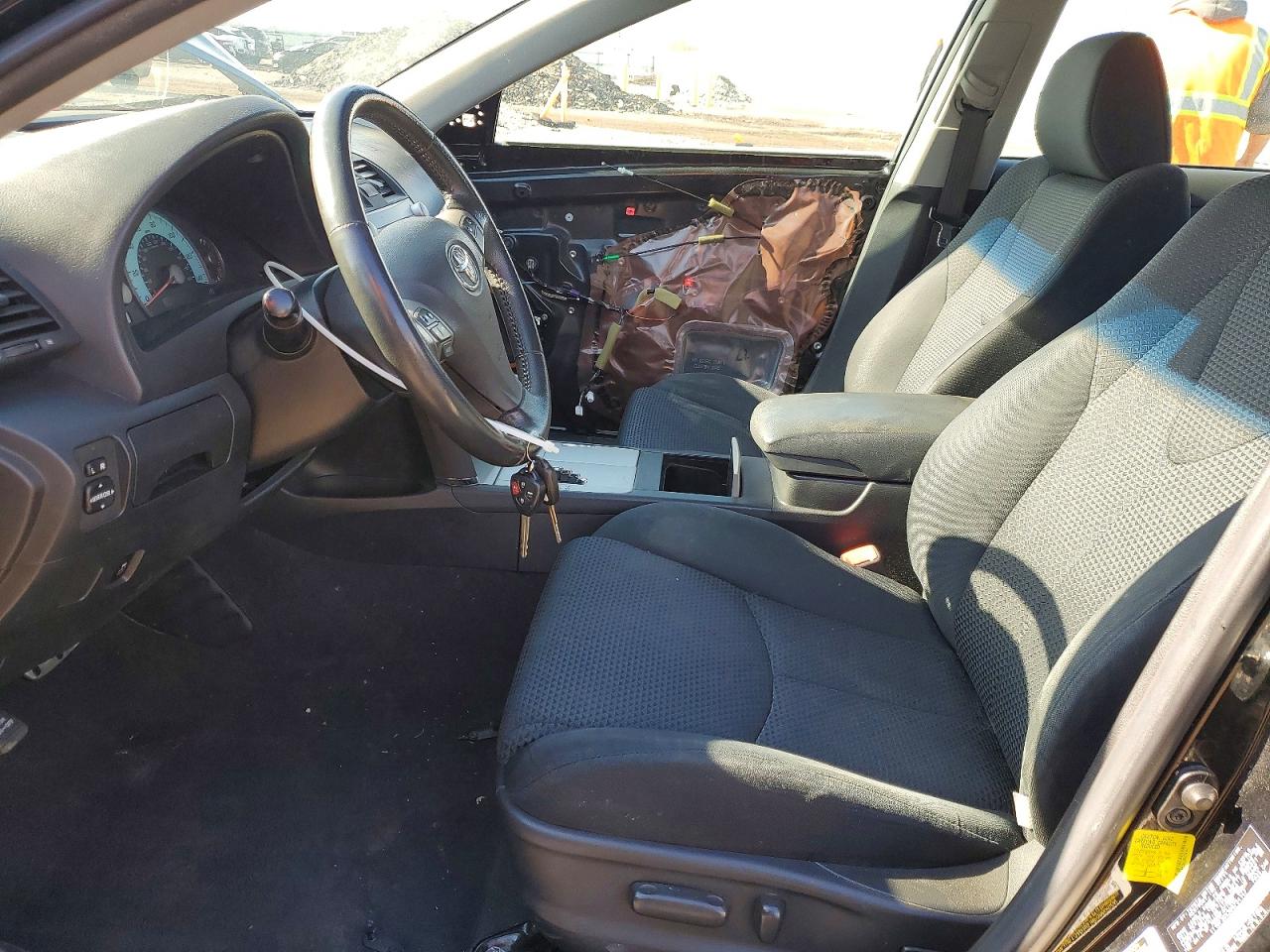 2011 TOYOTA CAMRY SE photo 7