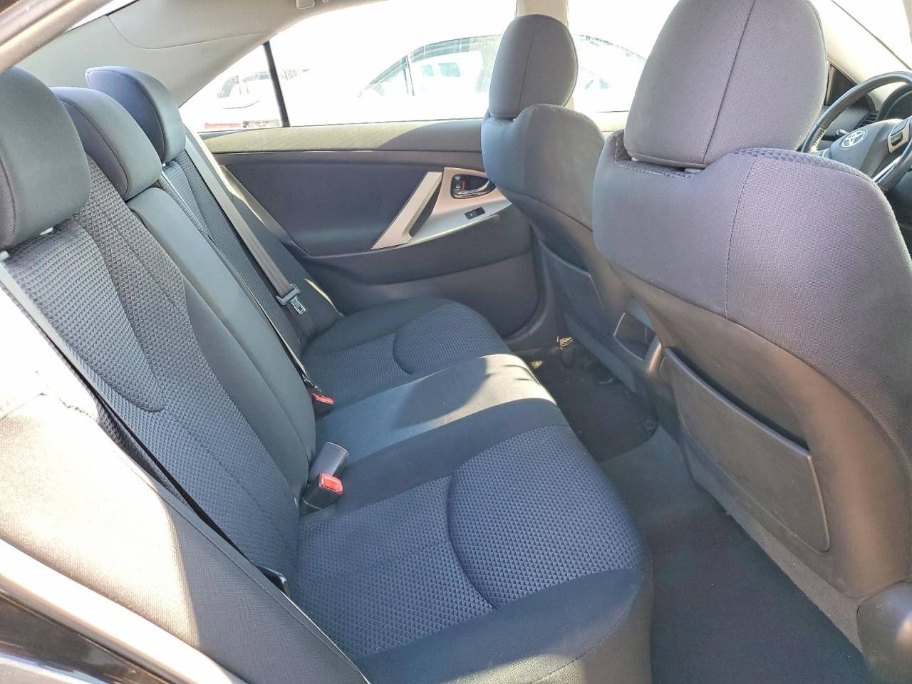 2011 TOYOTA CAMRY SE photo 10