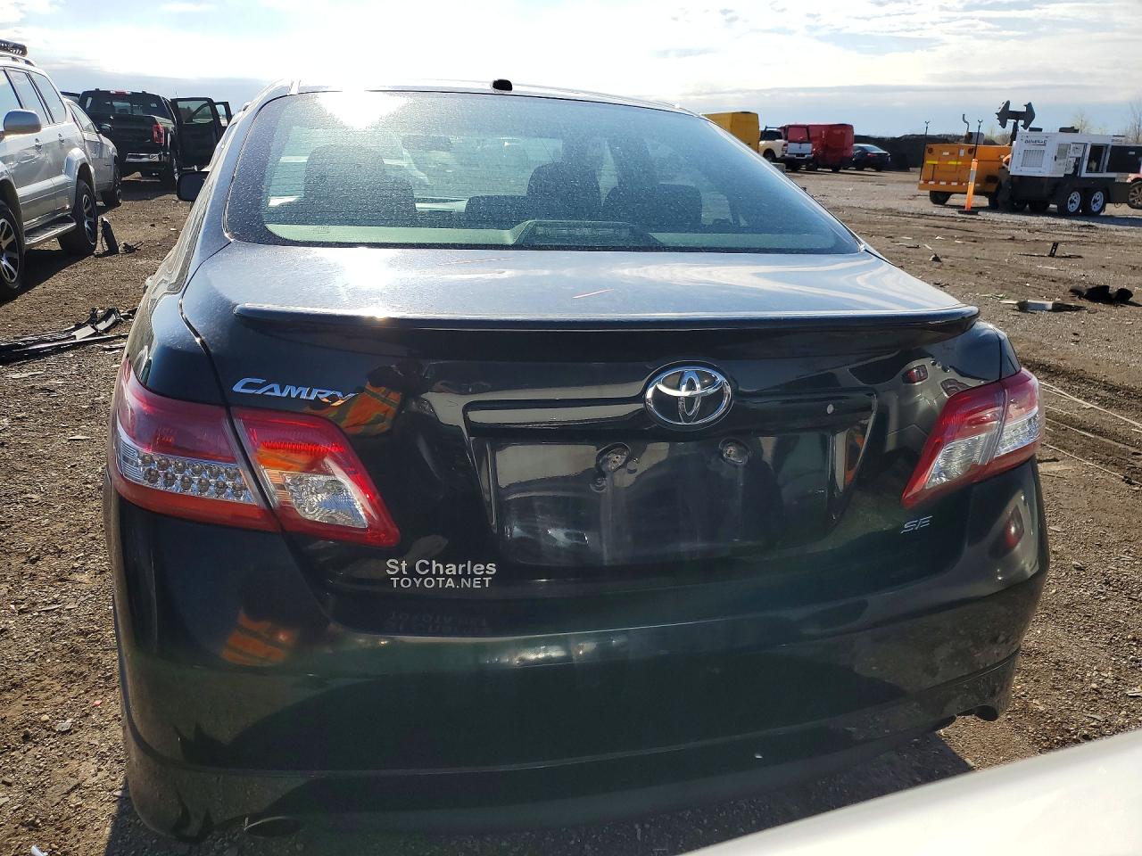 2011 TOYOTA CAMRY SE photo 6