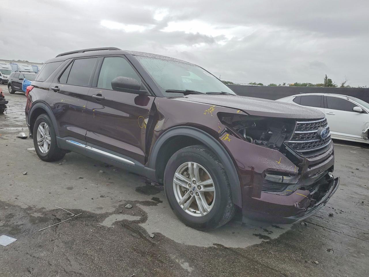 2023 FORD EXPLORER XLT photo 10