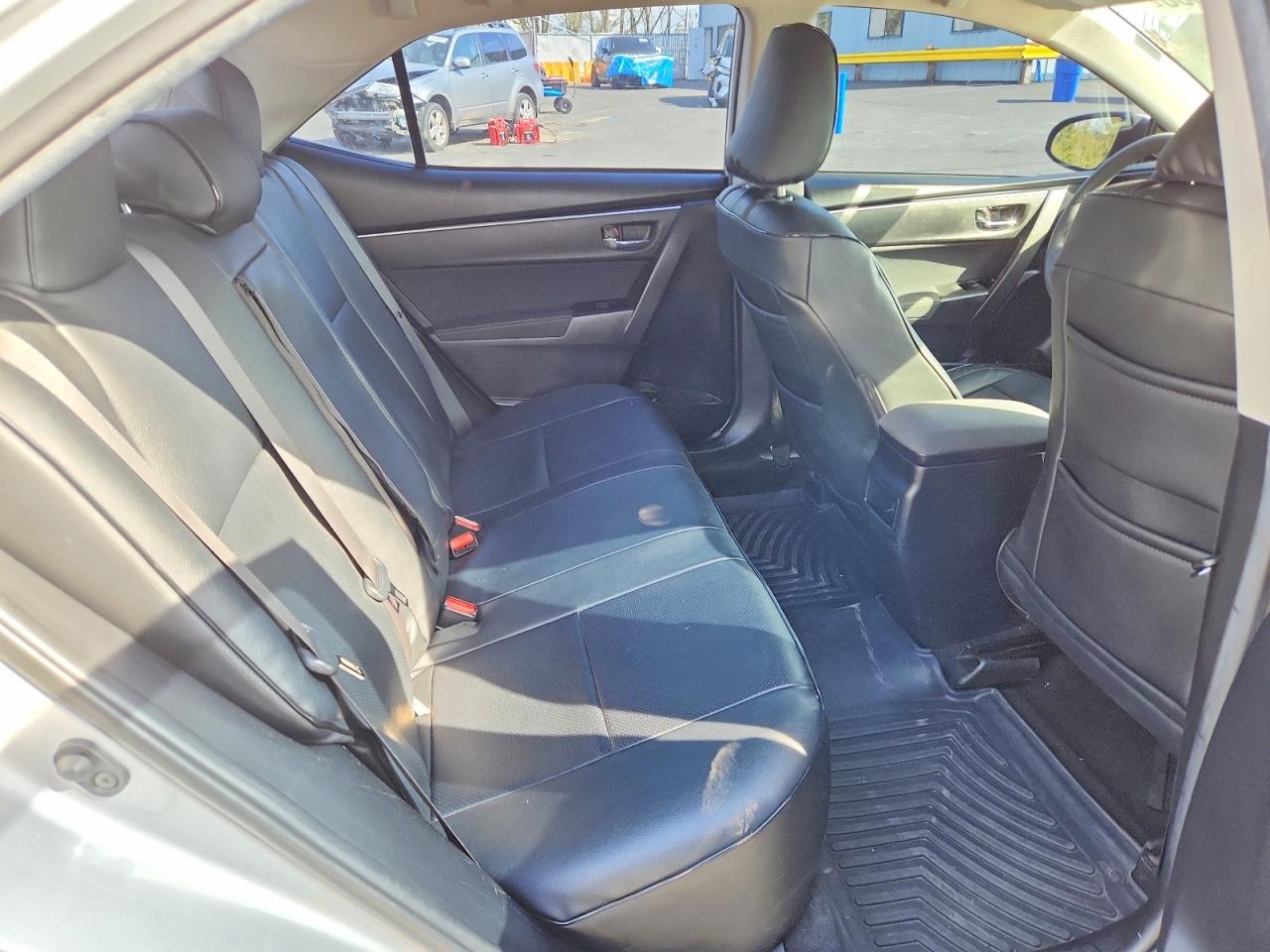 2019 TOYOTA COROLLA LE photo 19