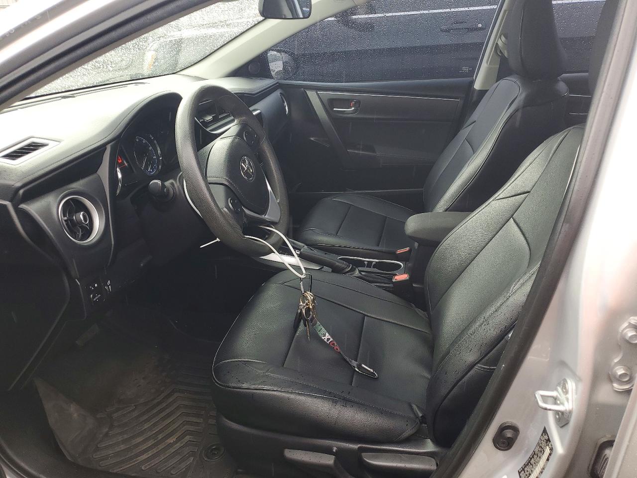 2019 TOYOTA COROLLA LE photo 13