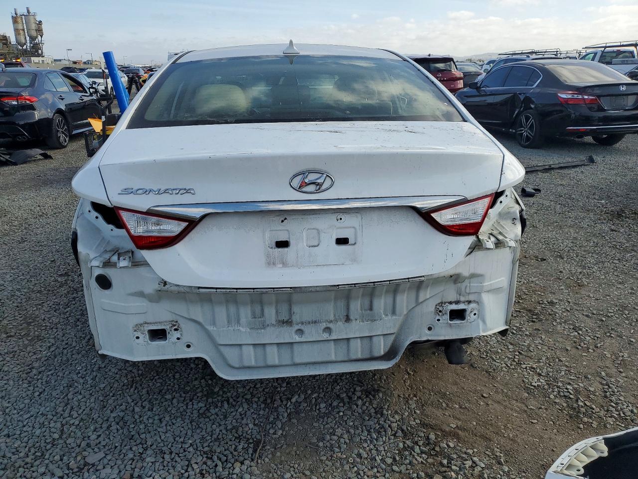 2012 HYUNDAI SONATA GLS photo 16