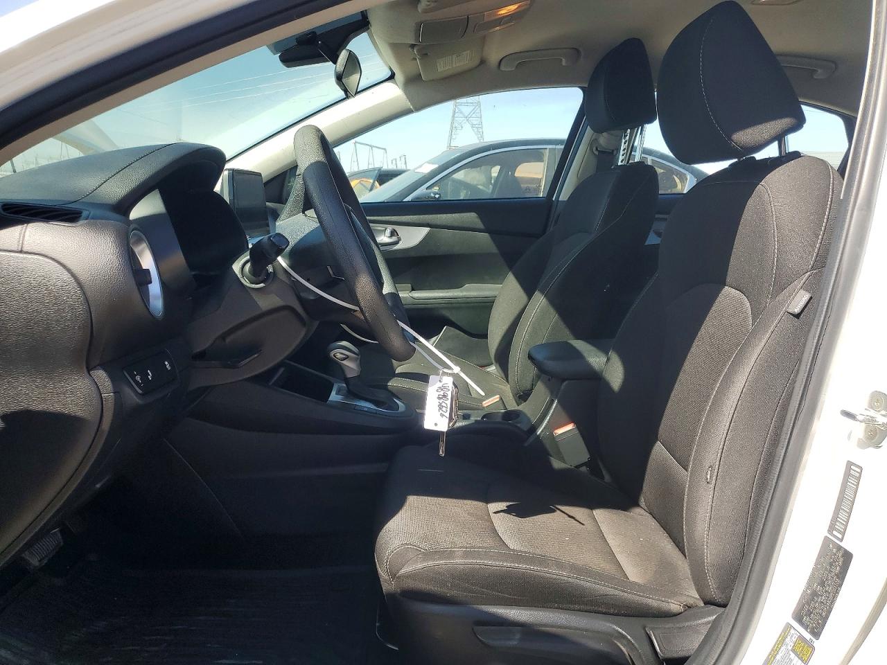 2023 KIA FORTE LXS photo 7